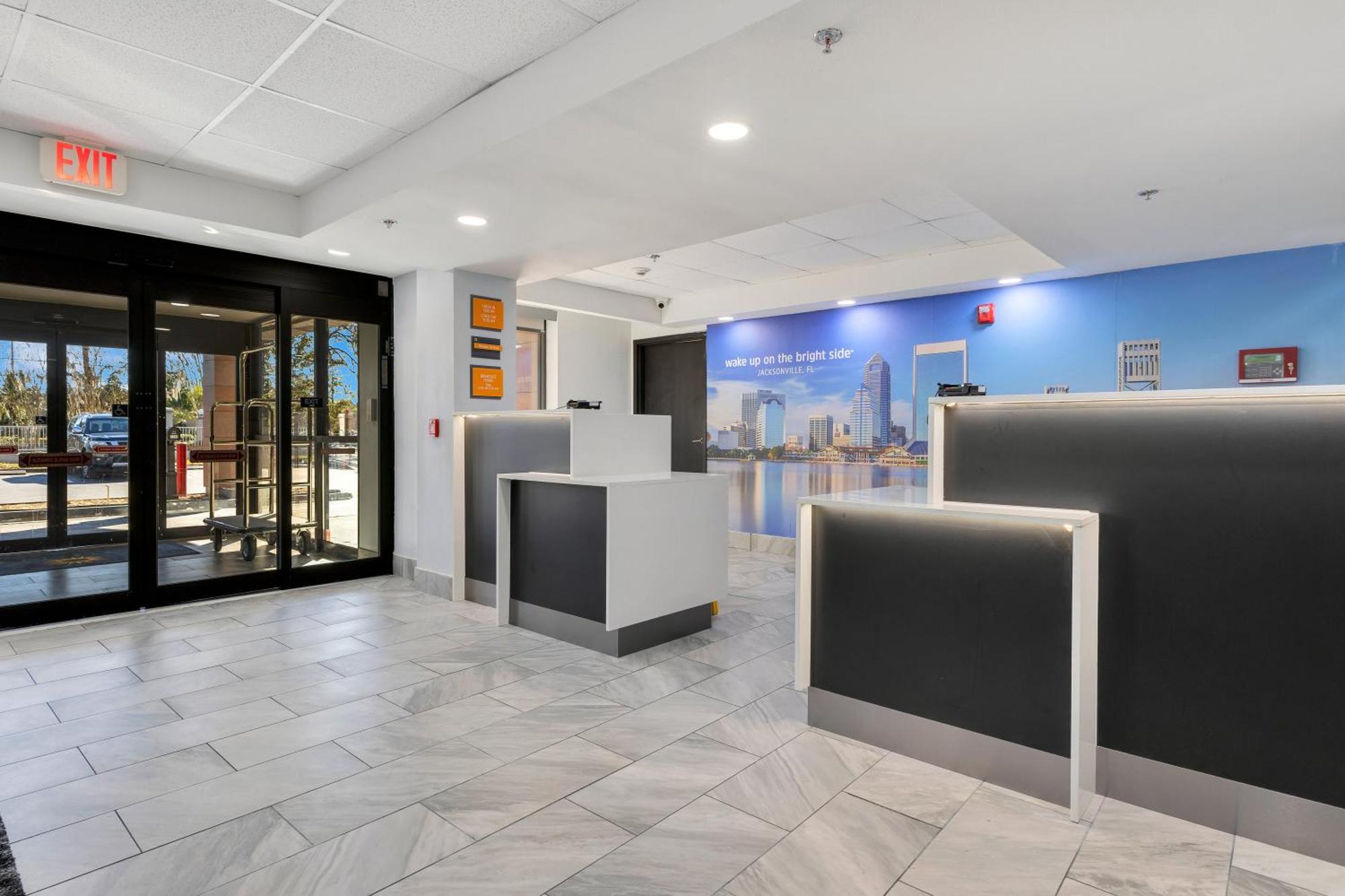 La Quinta Inn & Suites By Wyndham Jacksonville Mandarin Eksteriør billede