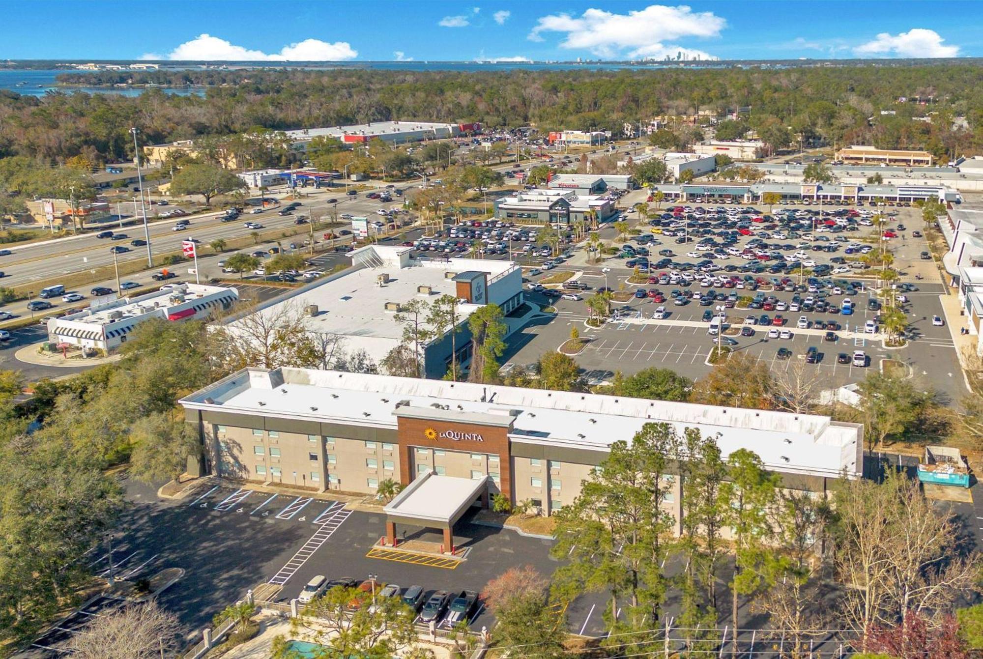 La Quinta Inn & Suites By Wyndham Jacksonville Mandarin Eksteriør billede